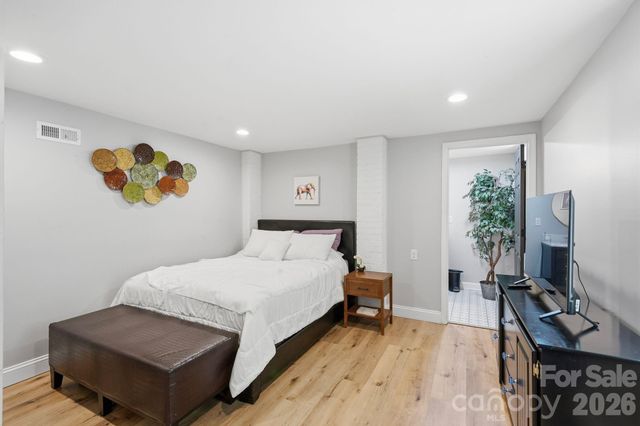 205 Grandin Road, Charlotte, NC 28208