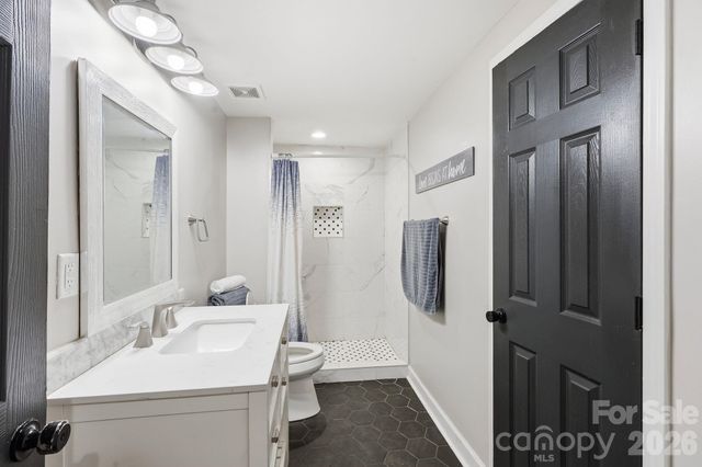 205 Grandin Road, Charlotte, NC 28208