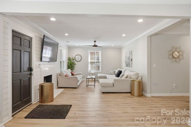 205 Grandin Road, Charlotte, NC 28208