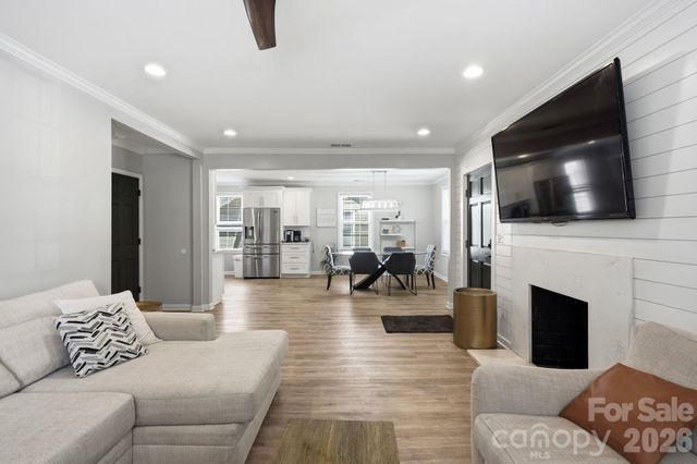 205 Grandin Road, Charlotte, NC 28208