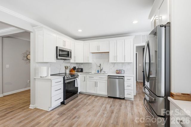 205 Grandin Road, Charlotte, NC 28208