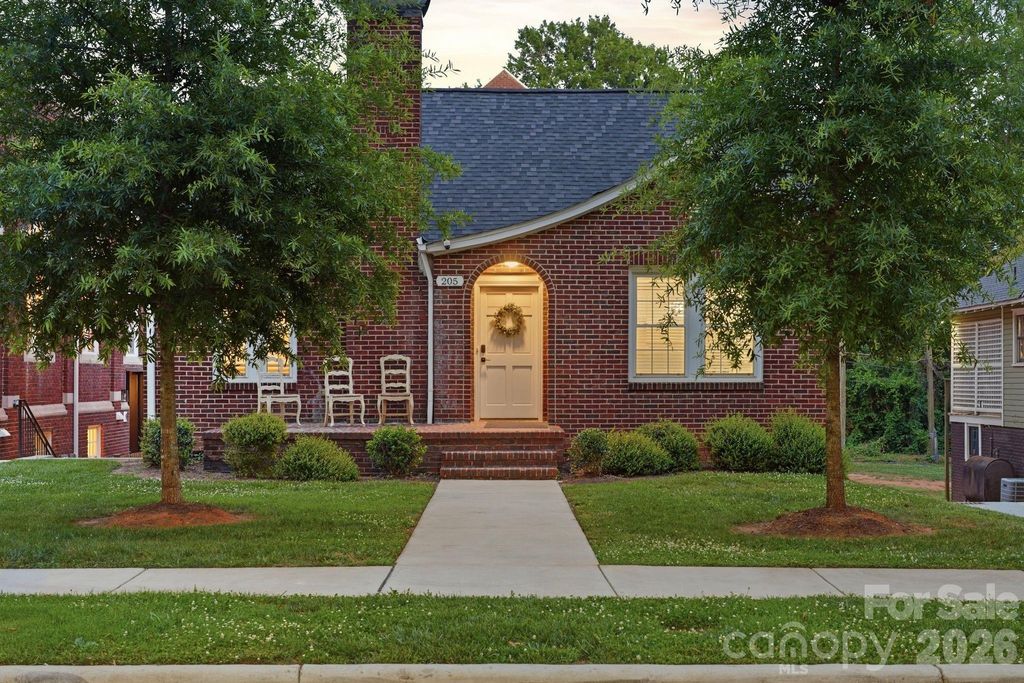 205 Grandin Road, Charlotte, NC 28208