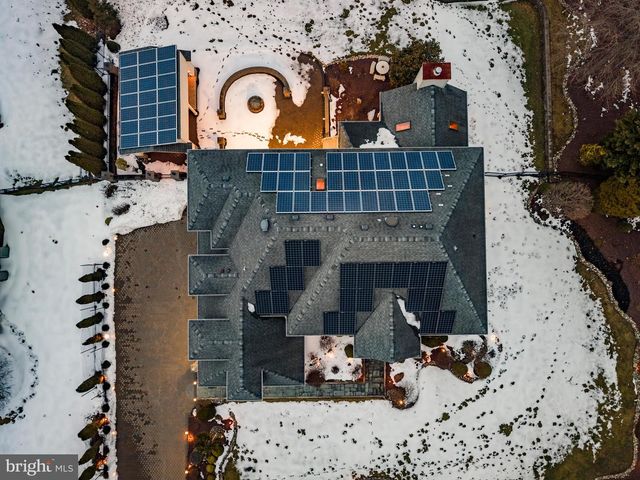 2 GRACE COURT, Plainsboro, NJ 08536