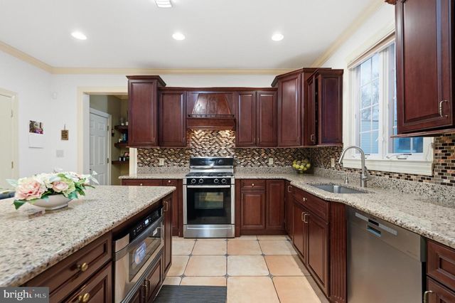 2 GRACE COURT, Plainsboro, NJ 08536