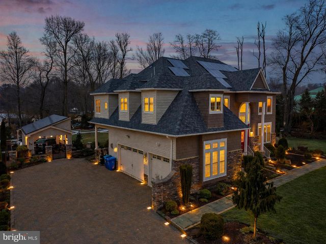 2 GRACE COURT, Plainsboro, NJ 08536