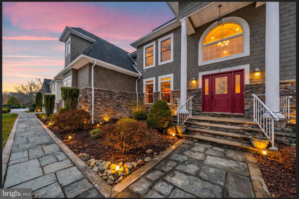 2 GRACE COURT, Plainsboro, NJ 08536