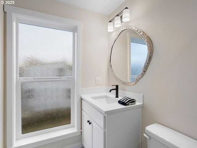 2515 N Winchell St, Portland, OR 97217