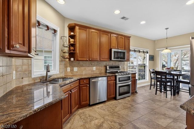 314 Biltmore Ln, Franklin Twp., NJ 08873