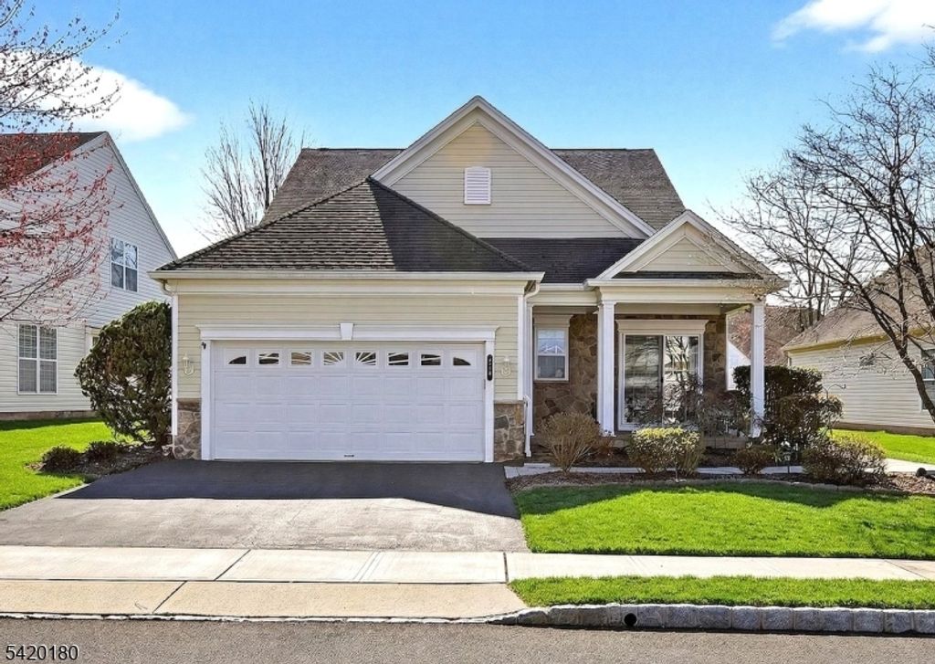 314 Biltmore Ln, Franklin Twp., NJ 08873