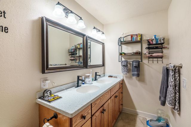 1859 JESSICA LOOP, North Pole, AK 99705
