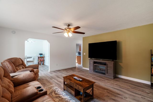 1859 JESSICA LOOP, North Pole, AK 99705