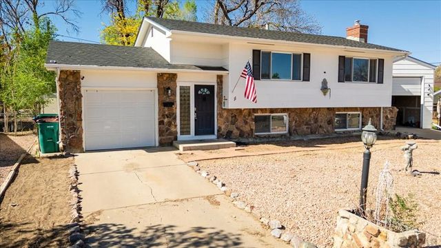 11 MacGregor Rd, Pueblo, CO 81001