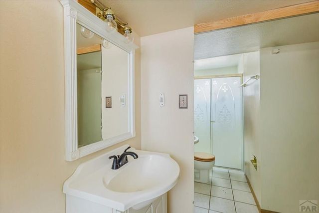 11 MacGregor Rd, Pueblo, CO 81001