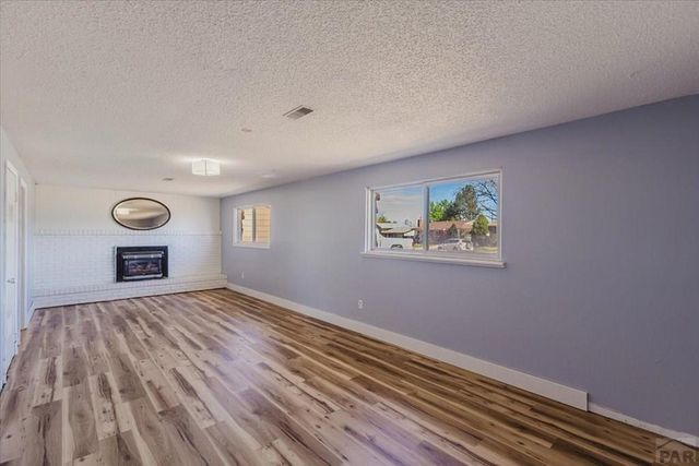 11 MacGregor Rd, Pueblo, CO 81001
