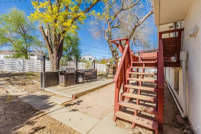 11 MacGregor Rd, Pueblo, CO 81001
