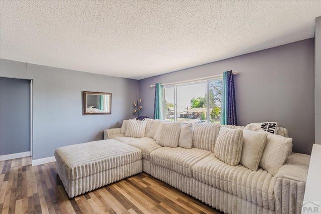 11 MacGregor Rd, Pueblo, CO 81001