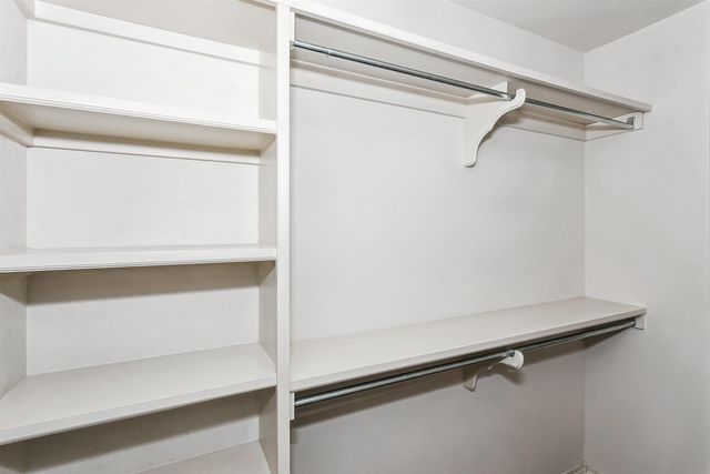 7520 E 21st St N, Wichita, KS 67226