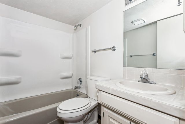 7520 E 21st St N, Wichita, KS 67226