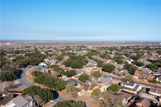 4226 Wood River Dr, Corpus Christi, TX 78410