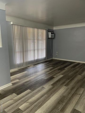 25292 Orchard Grove Street, Southfield, MI 48033