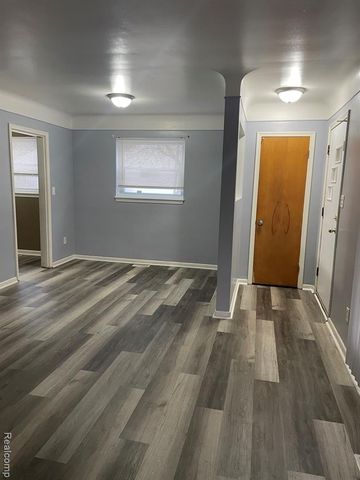 25292 Orchard Grove Street, Southfield, MI 48033