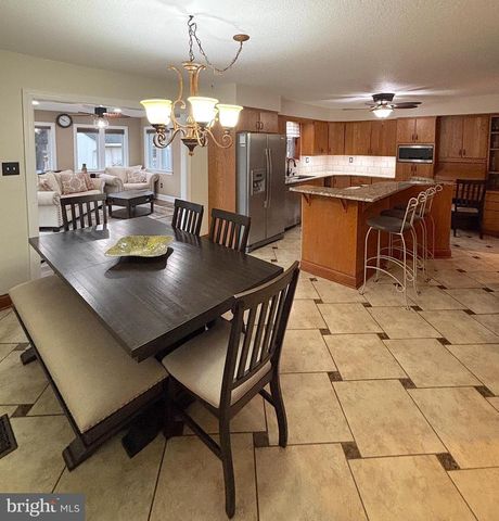 12 LIBERTY CT, Berlin, NJ 08009