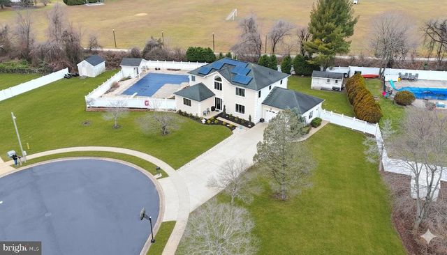 12 LIBERTY CT, Berlin, NJ 08009