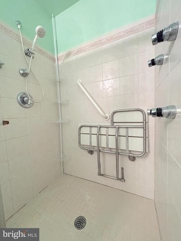 12 LIBERTY CT, Berlin, NJ 08009