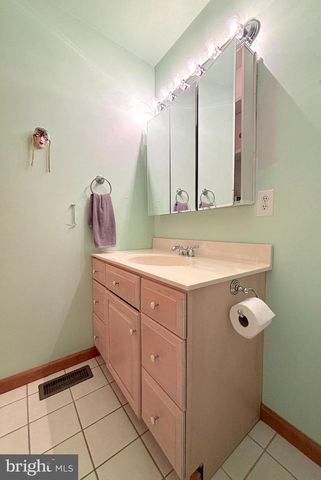 12 LIBERTY CT, Berlin, NJ 08009