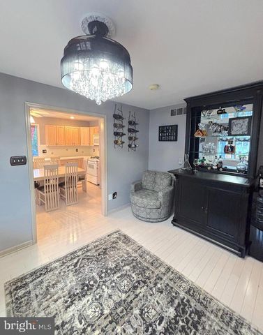 12 LIBERTY CT, Berlin, NJ 08009