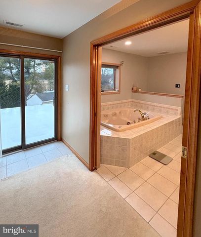 12 LIBERTY CT, Berlin, NJ 08009