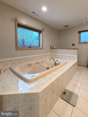 12 LIBERTY CT, Berlin, NJ 08009