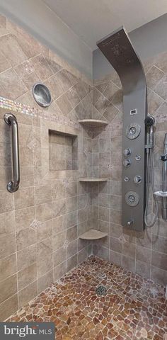 12 LIBERTY CT, Berlin, NJ 08009