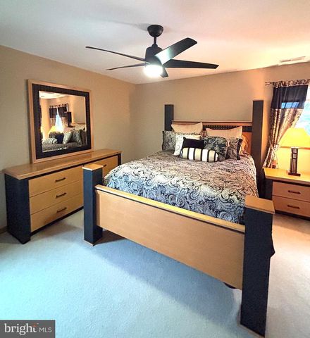 12 LIBERTY CT, Berlin, NJ 08009