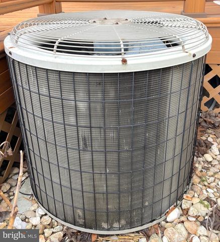 12 LIBERTY CT, Berlin, NJ 08009