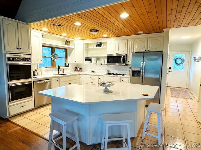 4332 W Roadrunner Drive, Hulbert, OK 74441