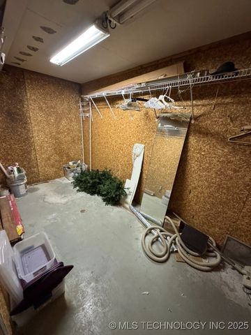 4332 W Roadrunner Drive, Hulbert, OK 74441