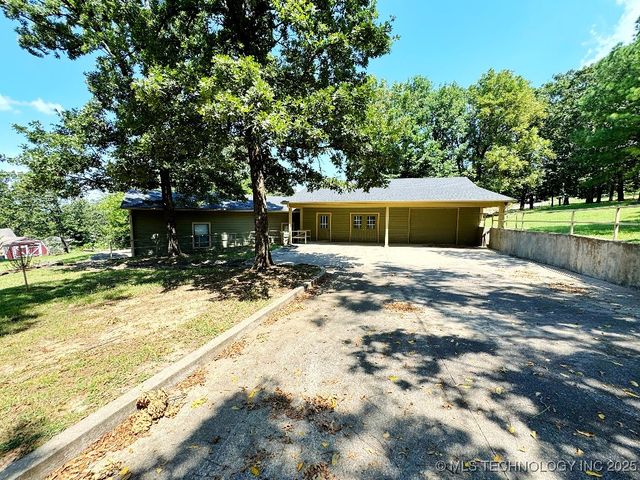 4332 W Roadrunner Drive, Hulbert, OK 74441