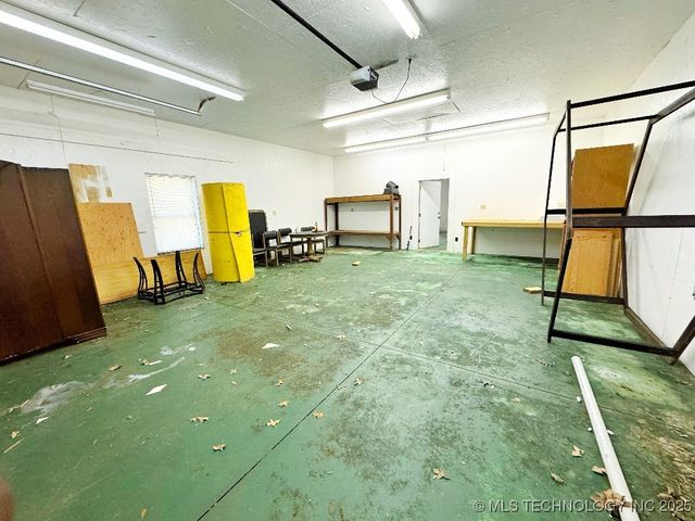 4332 W Roadrunner Drive, Hulbert, OK 74441