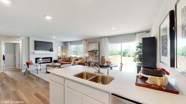2786 Cecelia Drive, Hiawatha, IA 52233