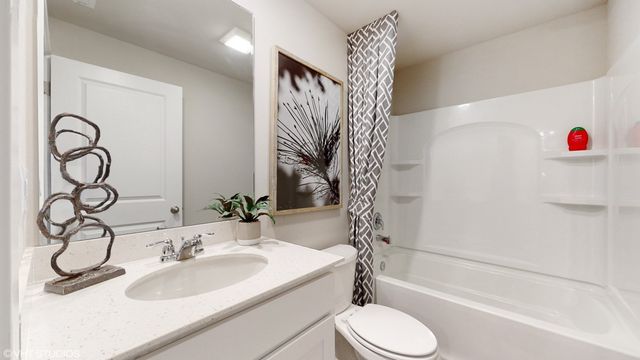 2786 Cecelia Drive, Hiawatha, IA 52233