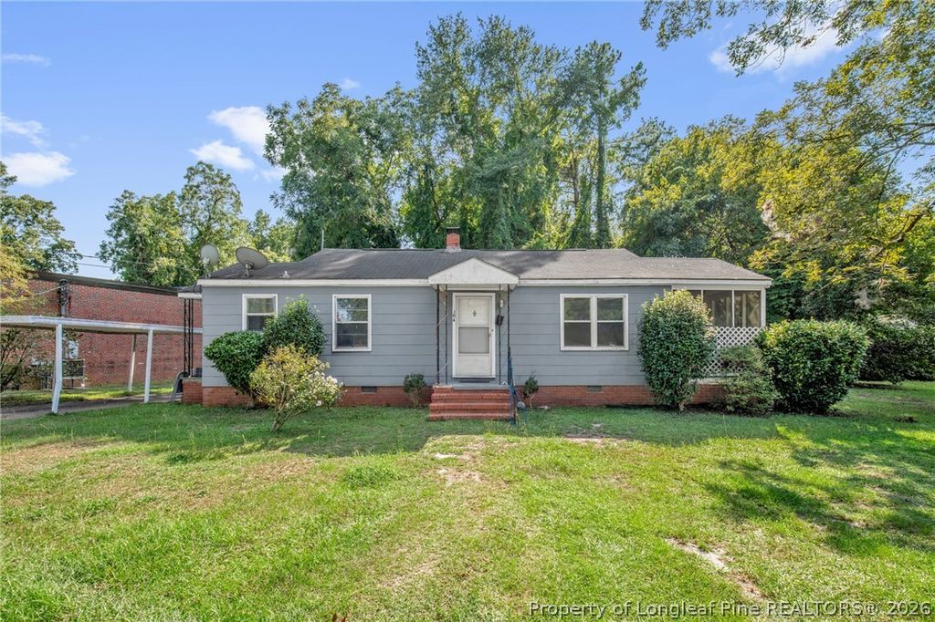 104 E Cottingham Street, Maxton, NC 28364 — exterior