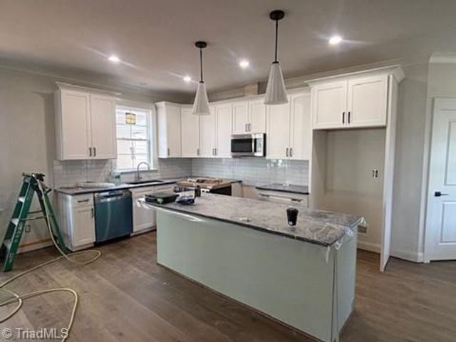 922 Eucalyptus Court, Winston-salem, NC 27106