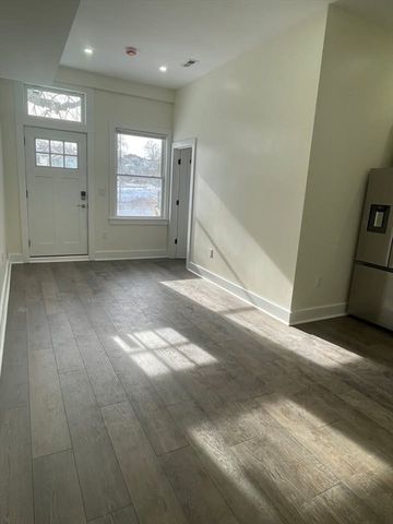 40 Vernon 40, Somerville, MA 02145