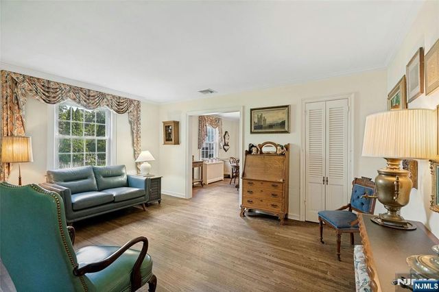 12 Bancroft Place, Fair Lawn, NJ 07410