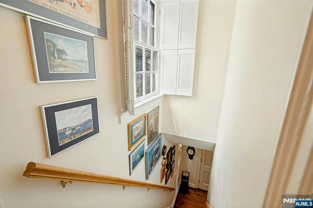 12 Bancroft Place, Fair Lawn, NJ 07410