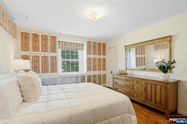 12 Bancroft Place, Fair Lawn, NJ 07410