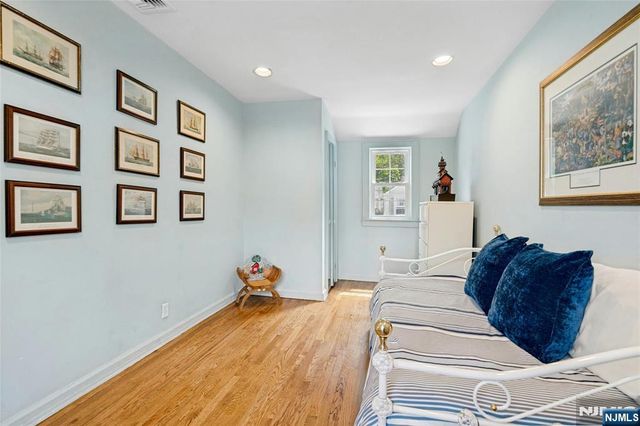 12 Bancroft Place, Fair Lawn, NJ 07410