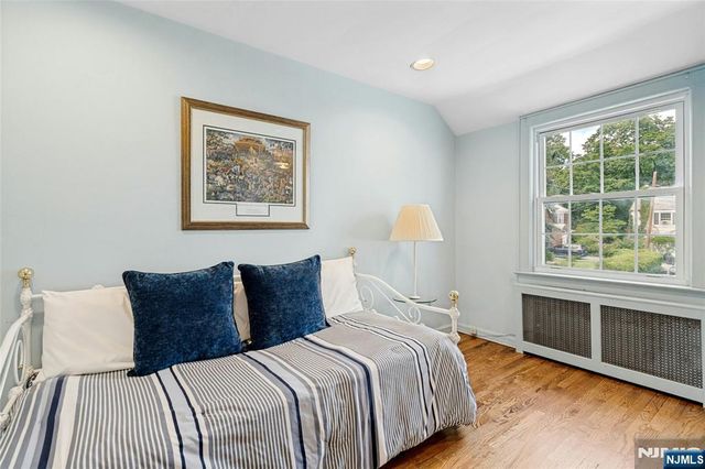12 Bancroft Place, Fair Lawn, NJ 07410