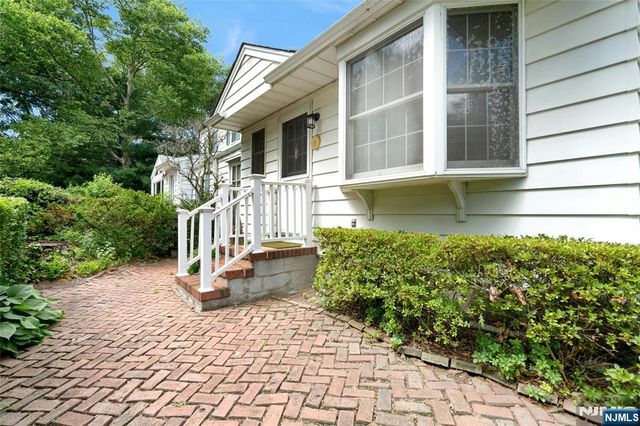 12 Bancroft Place, Fair Lawn, NJ 07410